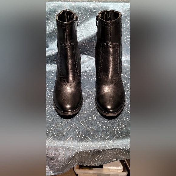 Carlos Black Leather Ankle Boots - Picture 2 of 6